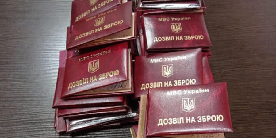 В лавах Нацполіції викрита масштабна схема «видачі» дозволів на вогнепальну зброю - Корупціонер в Україні
